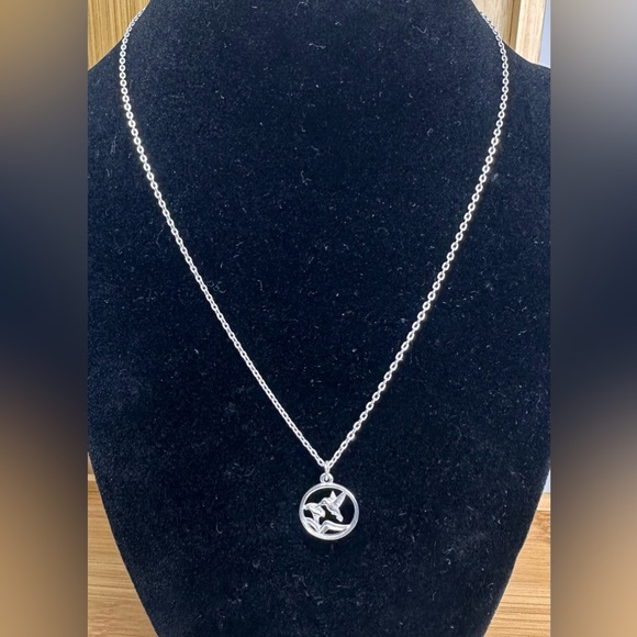 Retired JAMES AVERY Two Hummingbirds Sterling Silver Circle Pendant Necklace - Picture 2 of 9